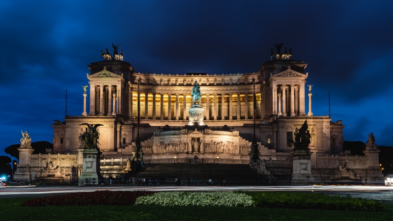 Monumento a Vittorio Emanuele II in Rome at Night
