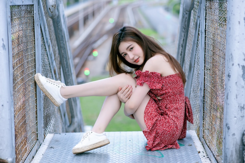 4k Asian Pose Sitting Legs Dress Glance Bokeh Hd Wallpaper Rare Gallery
