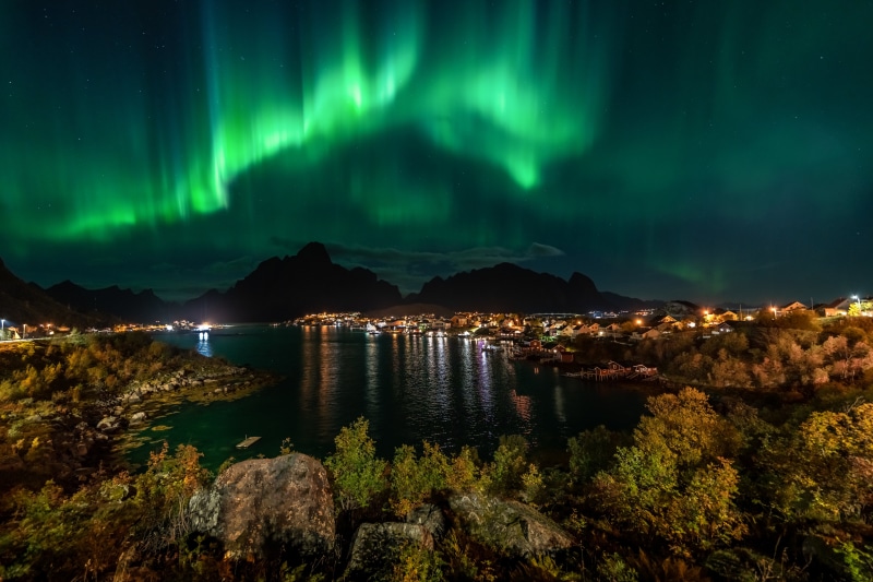 4K Norway Lofoten Aurora Night Mountains