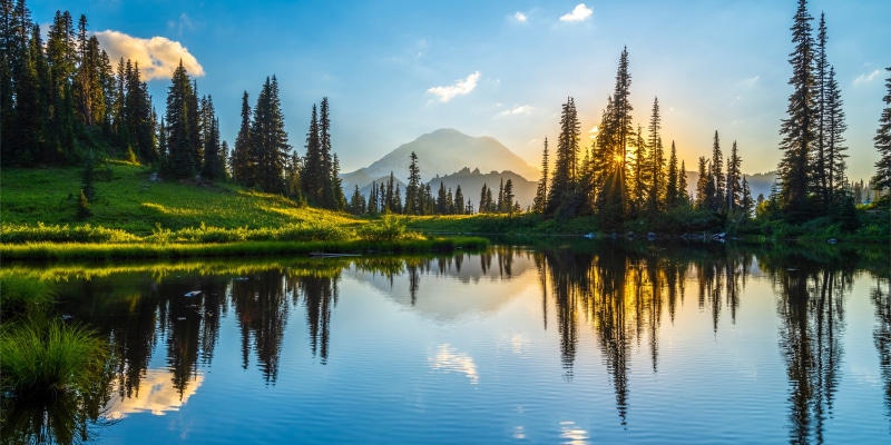 Mount Rainier National Park Lake Scenery at Sunrise