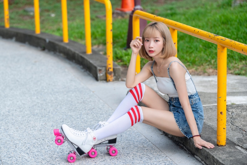 Asian Sitting Legs Roller skates Knee highs Singlet