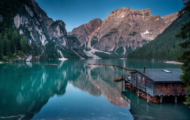 4K Lago di Braies Italy Mountains Lake Marinas Boats