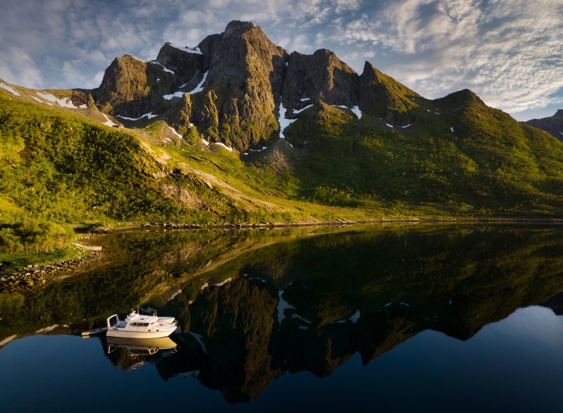 4K Mountains and Boat Reflection in Norway