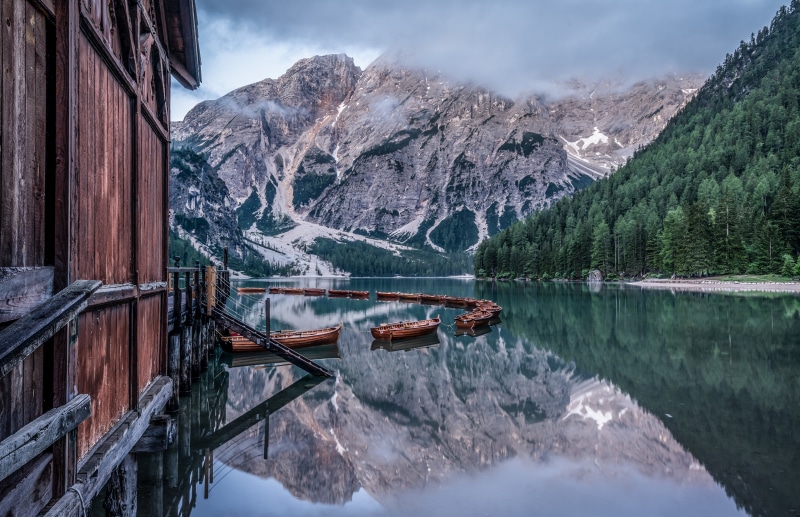 4K Lago di Braies Italy Mountains Lake Boats