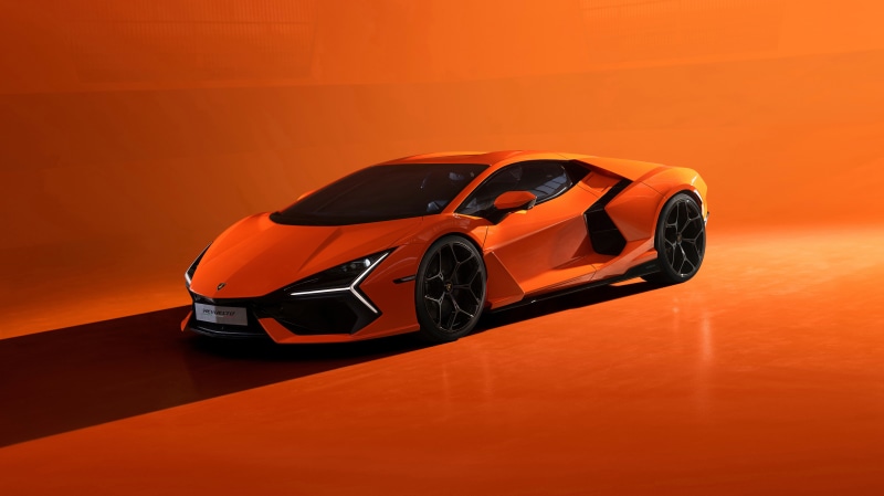 Lamborghini Revuelto in orange