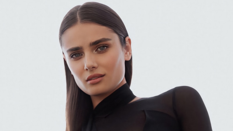 Taylor Hill in black dress 4K