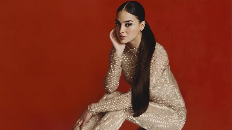 Melissa Barrera in a sparkling dress