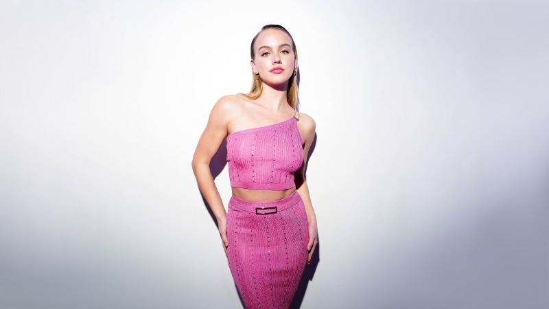 Sydney Sweeney in pink outfit