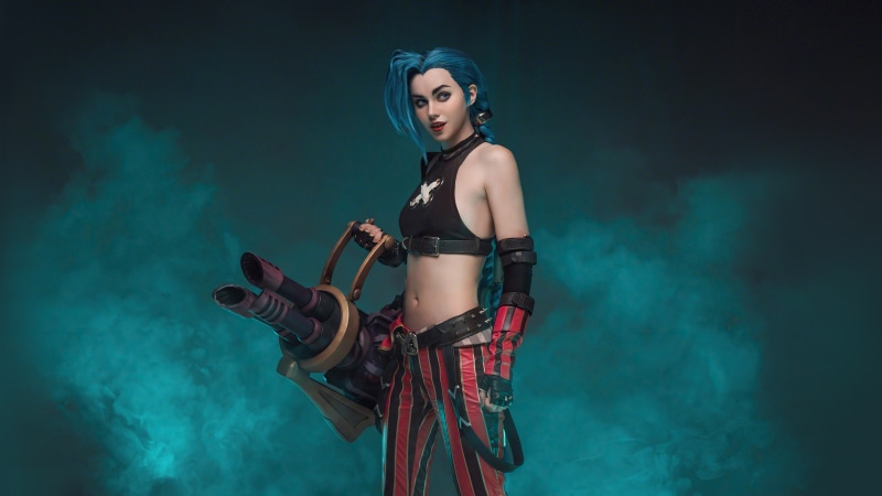 Jinx from League of Legends cosplay with a large gun