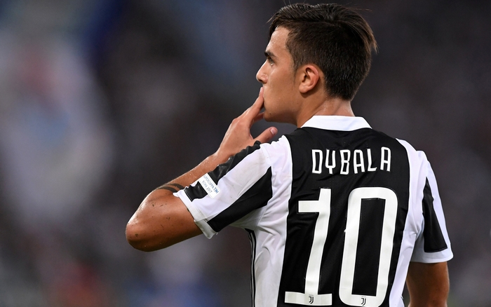 Paulo Dybala celebrating in Juventus F.C. number 10 jersey