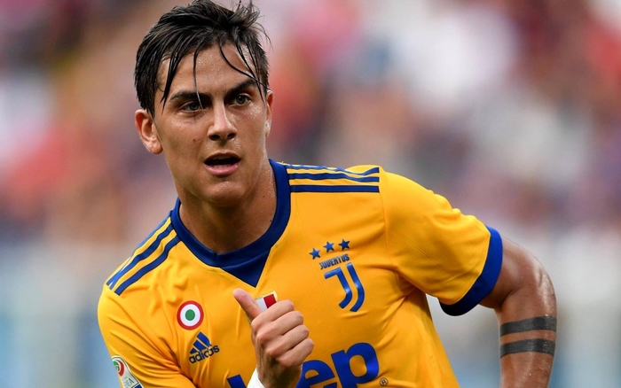Paulo Dybala in Juventus yellow kit