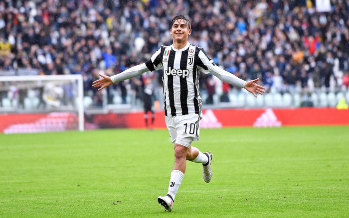 Paulo Dybala celebrates for Juventus F.C.