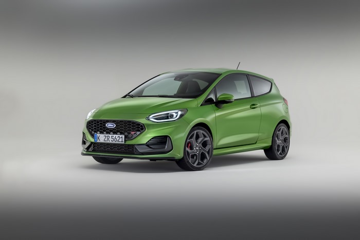 Green Ford Fiesta ST 4K