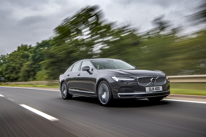 Volvo S90 T8 AWD Luxury Sedan Driving