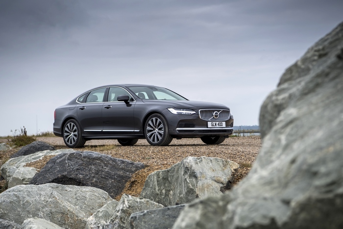 Volvo S90 T8 AWD Luxury Car by Rocks