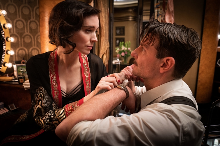 Rooney Mara and Bradley Cooper's intimate scene in Nightmare Alley