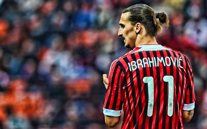 Zlatan Ibrahimovic in A.C. Milan jersey number 11