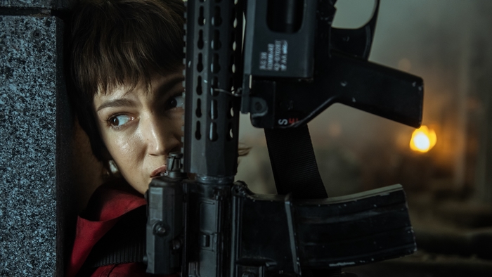 Intense Tokyo with rifle in Money Heist