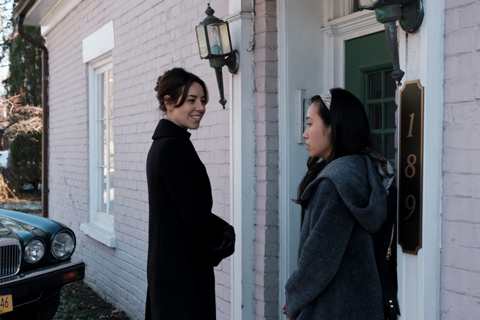 Aubrey Plaza and Ellen Wong in Best Sellers