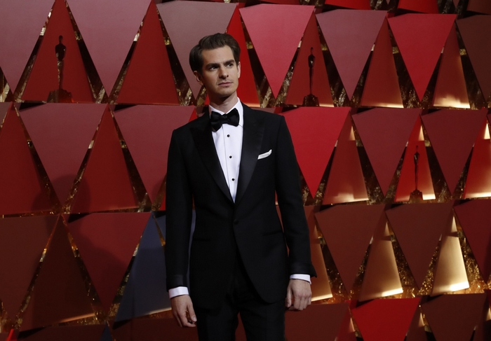Andrew Garfield in a black suit at the Oscars
