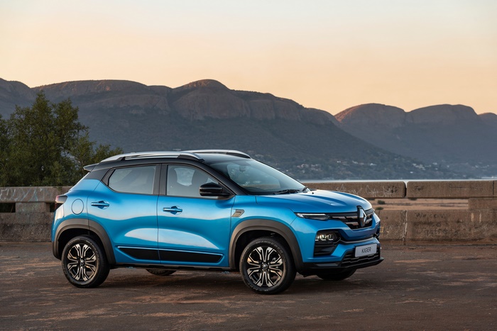 Blue Renault Kiger 4K SUV at sunset