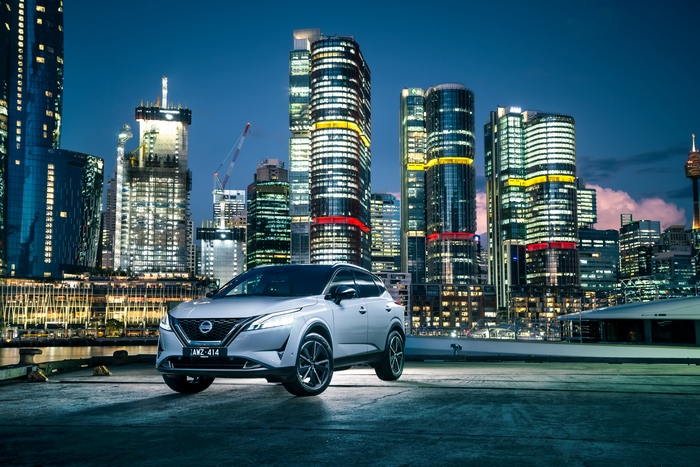 Nissan Qashqai SUV in Sydney city at night 4K