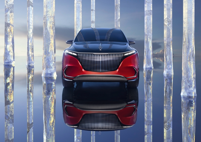 Mercedes-Maybach EQS SUV concept with reflective ice pillars