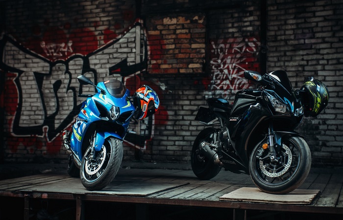 Blue Suzuki GSX-R1000 and Black Honda CBR 1000RR