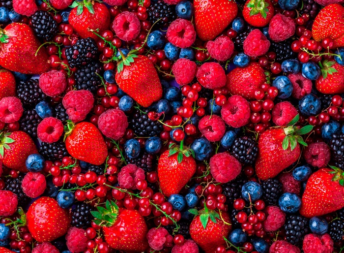 4K Vibrant Mixed Berry Display