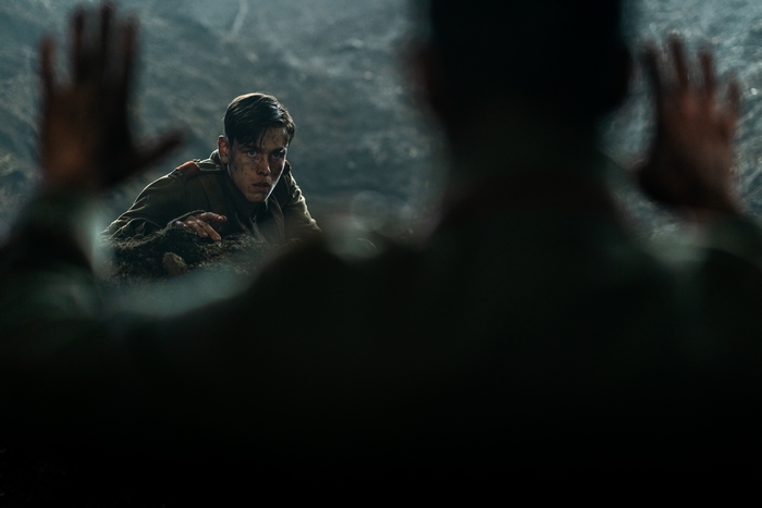 The Kings Man: Harris Dickinson in a tense encounter