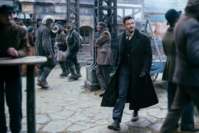 Orlando Bloom as Rycroft Philostrate in Carnival Row street