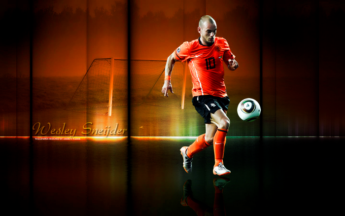Wesley Sneijder playing football for Netherlands