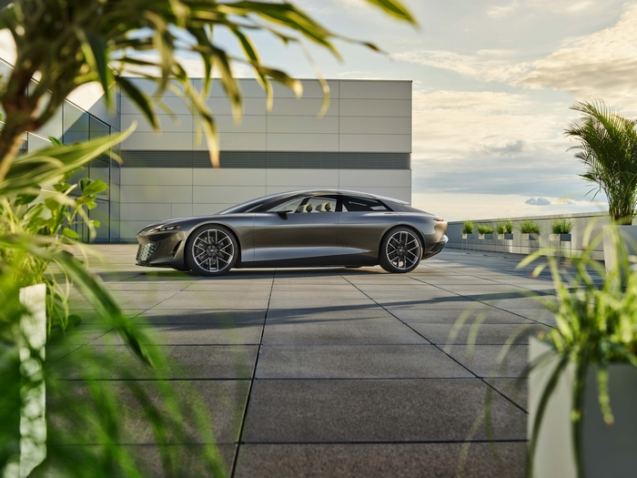 Audi Grandsphere Concept: Modern Electric Luxury Car