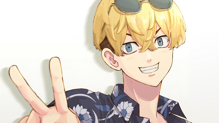 Chifuyu Matsuno smiling with peace sign and sunglasses