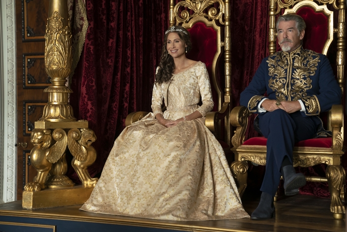 Cinderella (2021) Pierce Brosnan and Minnie Driver