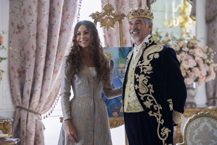 Minnie Driver and Pierce Brosnan as King and Queen in Cinderella (2021)
