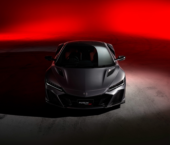 Honda NSX Type S Supercar in Red Light