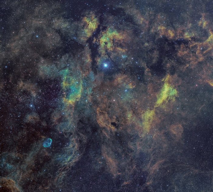 Vibrant Nebulae and Stars in the Cygnus Region