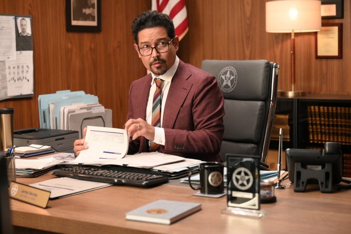 Anthony Ruivivar as James Mendez in Turner and Hooch office