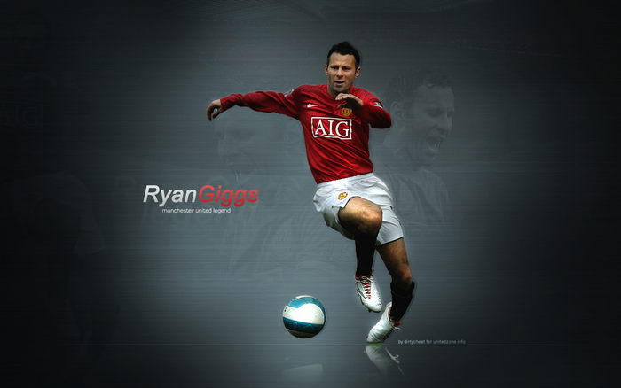 Ryan Giggs Manchester United Legend Dribbling Ball