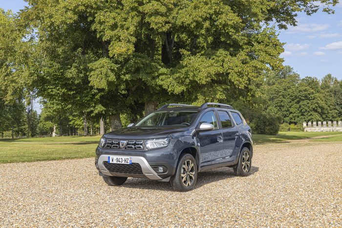 Dacia Duster ECO 4K SUV parked on gravel