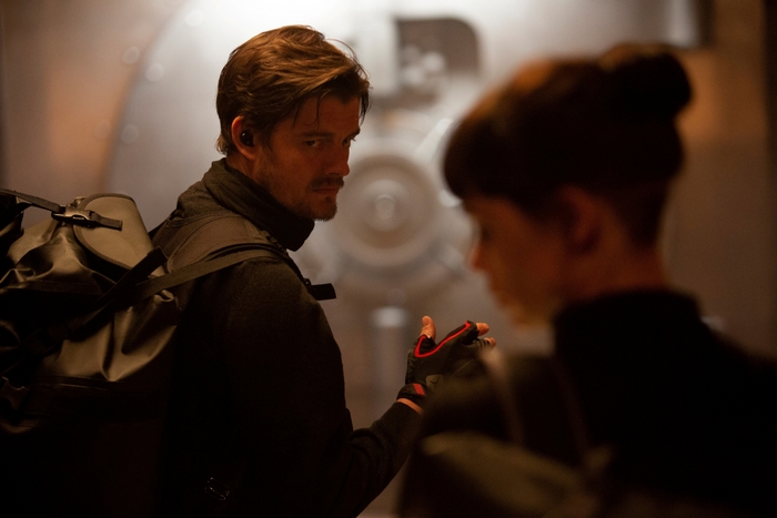 Sam Riley looking back in The Vault (2021)