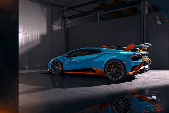 Blue Lamborghini Huracán STO Supercar 4K