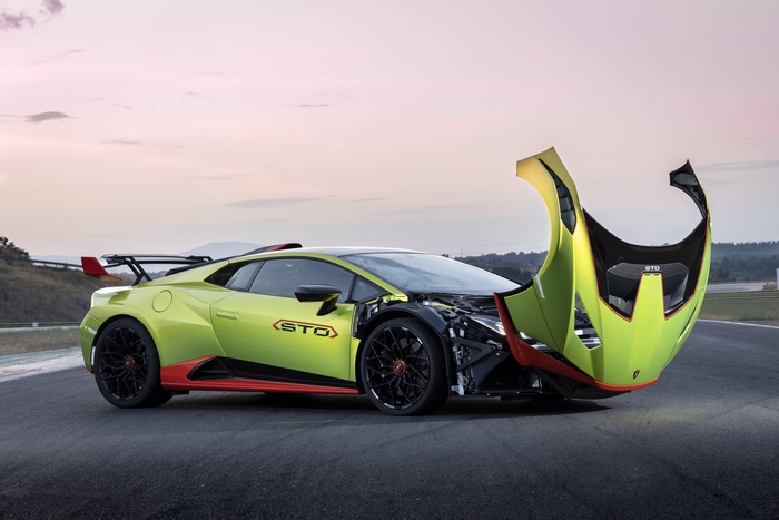Lamborghini Huracán STO green supercar with open front