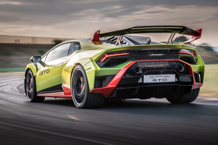 Lamborghini Huracán STO 4K Supercar on Track