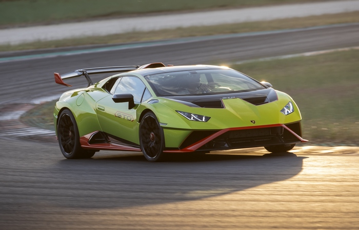 Lamborghini Huracán STO Green Supercar on Track