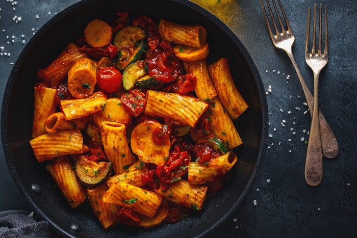 Pasta with roasted vegetables and tomato sauce