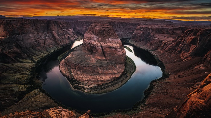Horseshoe Bend Canyon River at Sunset