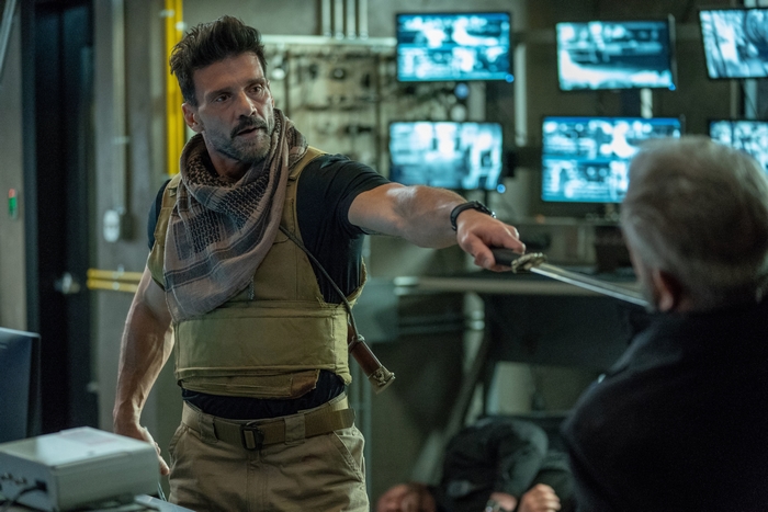 Frank Grillo threatening with a sword in Boss Level