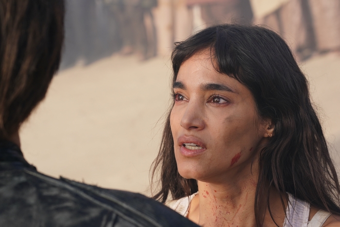 Distressed Sofia Boutella in Prisoners Of The Ghostland